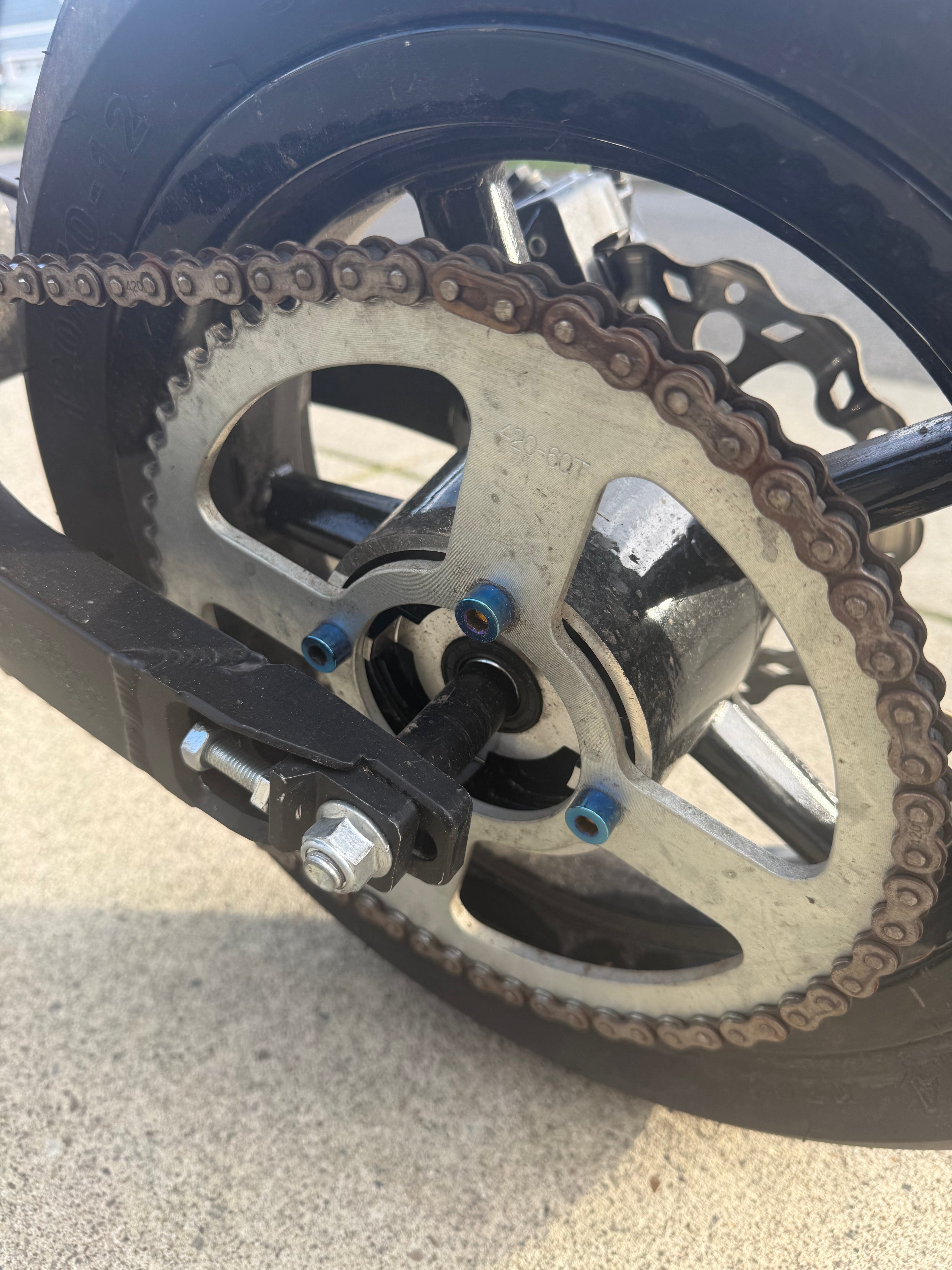 Tuttio sprocket bolts