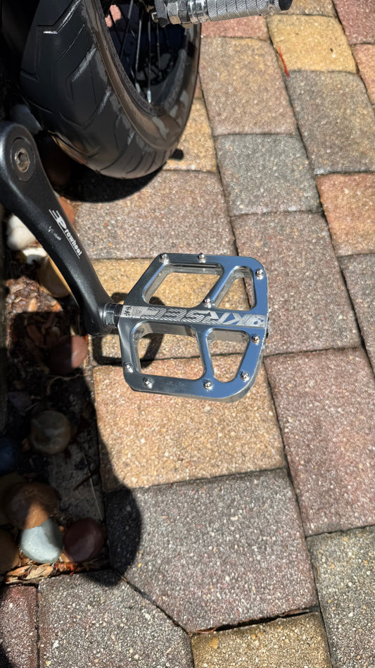 Timoto Wide Chrome Bike Pedals (Universal Fit)
