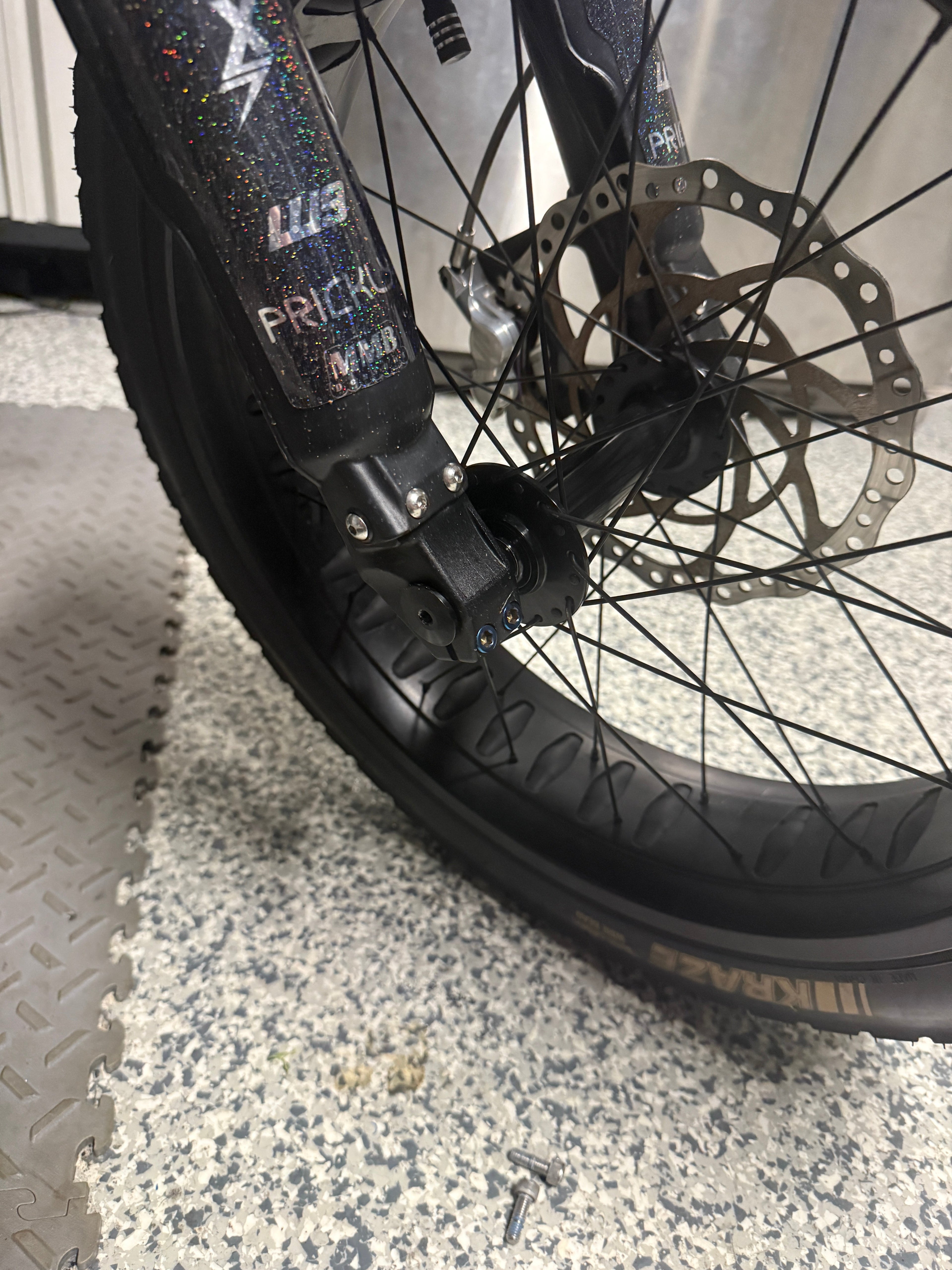 Super 73 titanium front wheel pinch